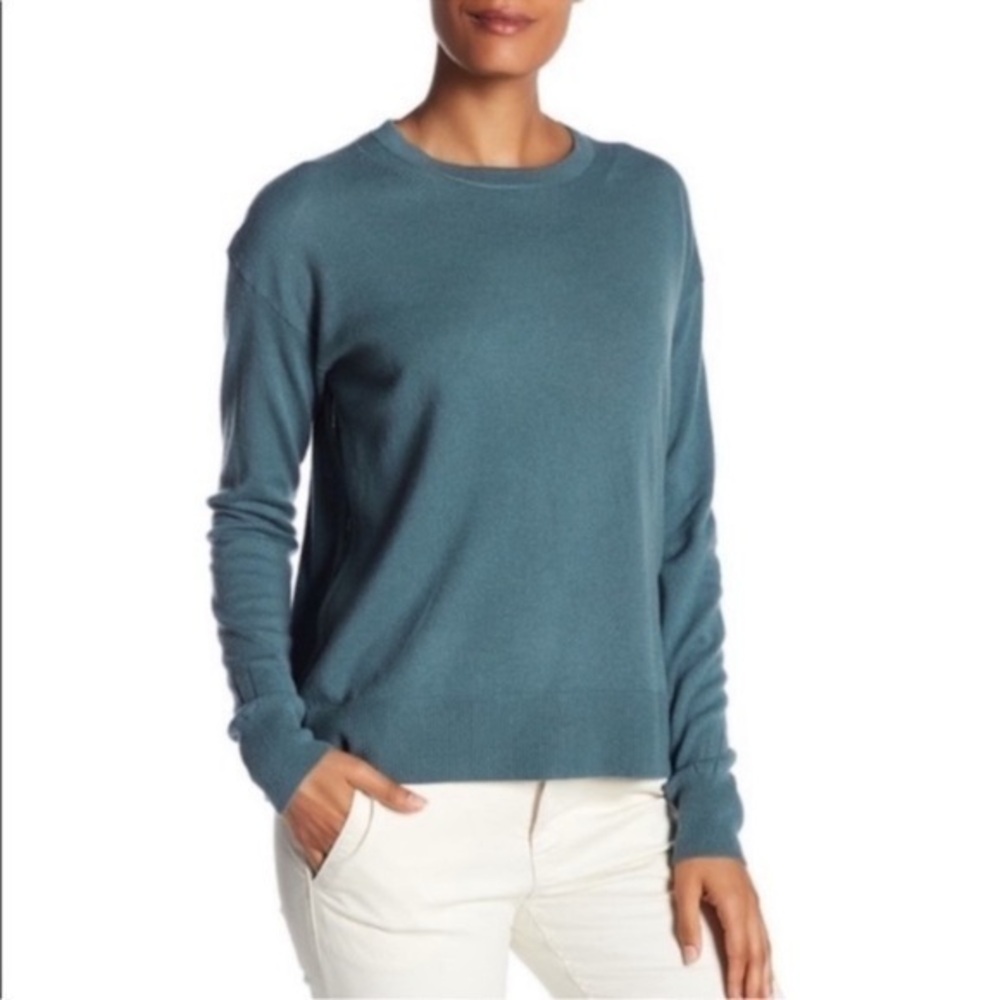 Vince Sweater Crewneck Step Hem Cashmere in Mineral Blue